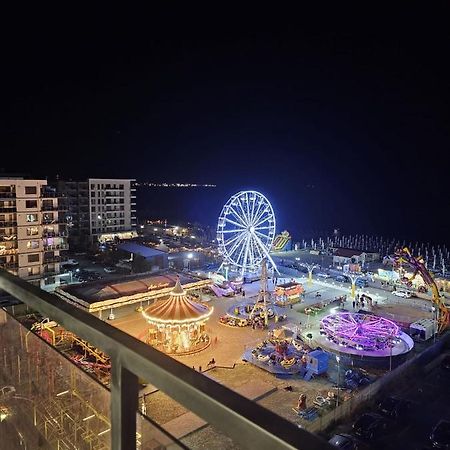 Mamaia Nord Vip Aparthotel Navodari Exterior photo